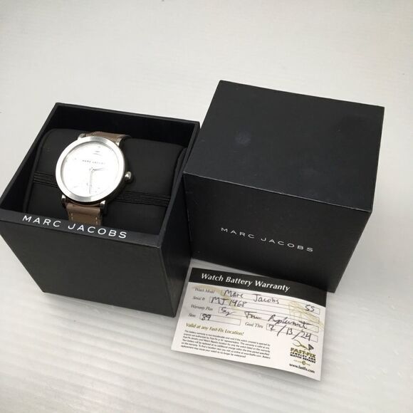 Marc Jacobs Chrome Riley Watch with Brown Band G1 - Picture 2 of 7